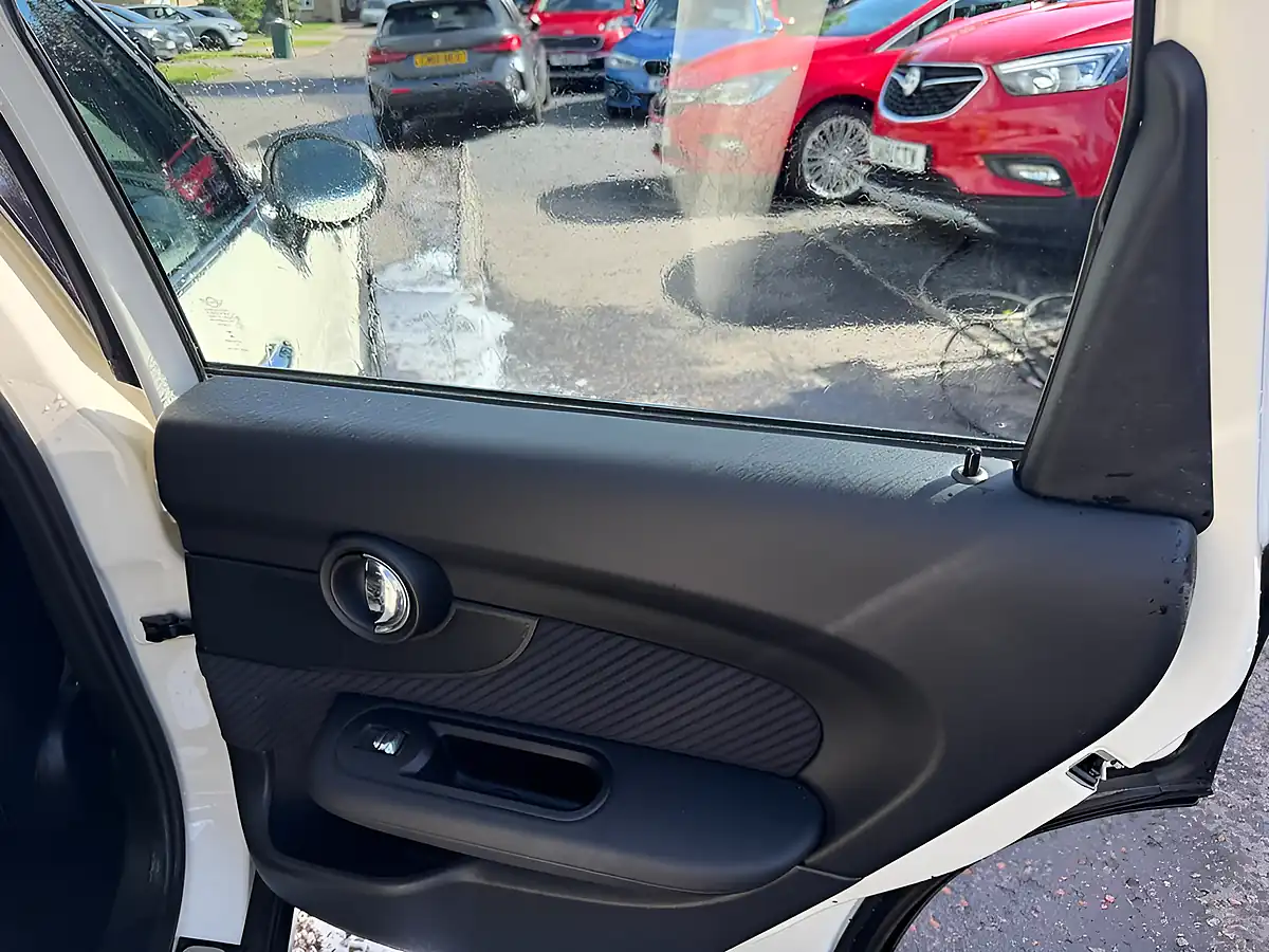 Used 2016 MINI Clubman Cooper White - Interior and Exterior details 15