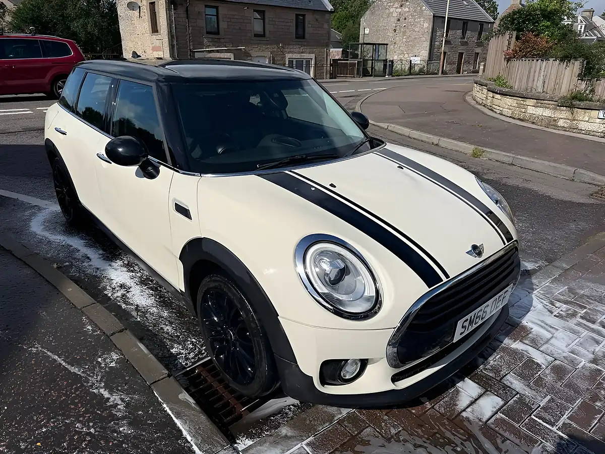Used 2016 MINI Clubman Cooper White - Interior and Exterior details 4
