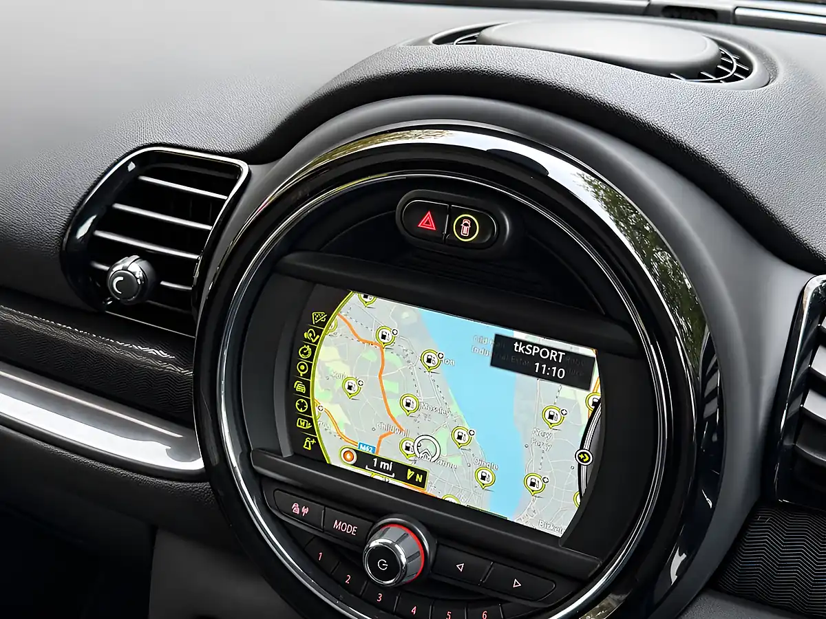 Used 2016 MINI Clubman Cooper White - Interior and Exterior details 14