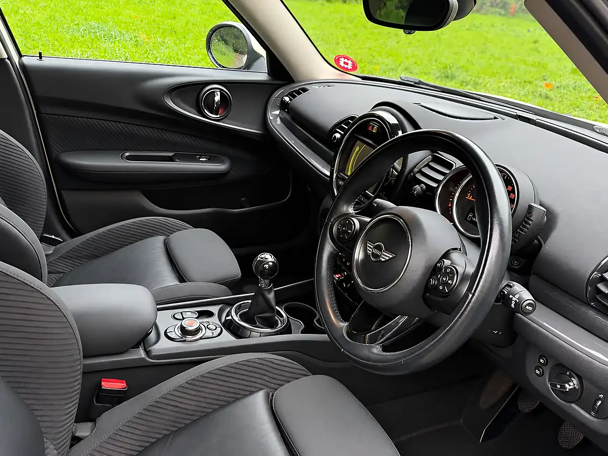 Used 2016 MINI Clubman Cooper White - Interior and Exterior details 2