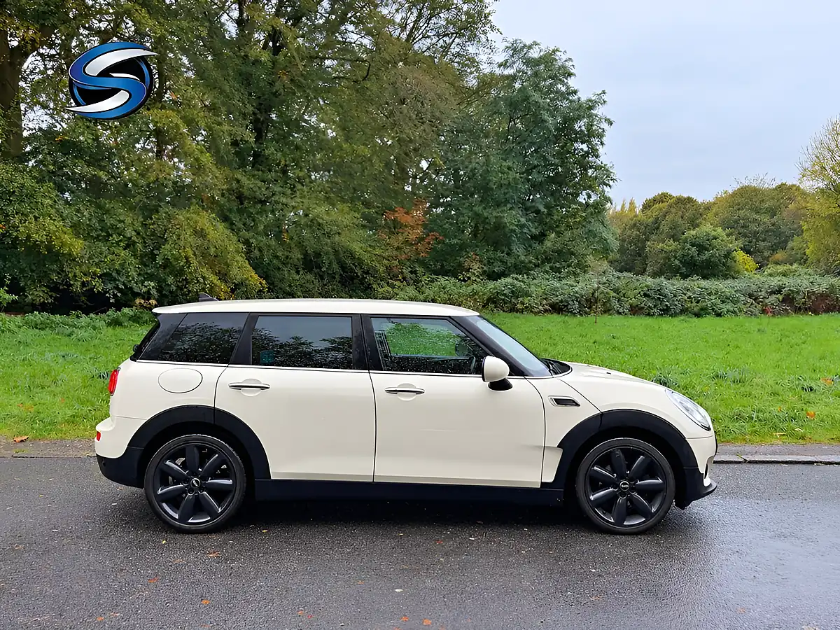 Used 2016 MINI Clubman Cooper White - Interior and Exterior details 4