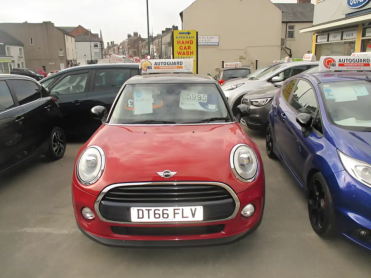 Used 2016 MINI Cooper Red - Front View