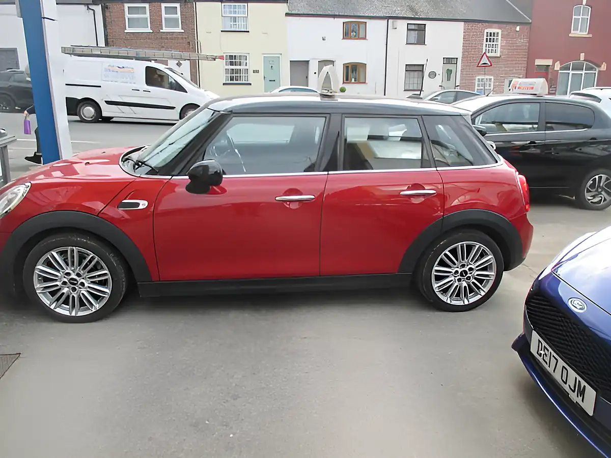 Used 2016 MINI Cooper Red - Interior and Exterior details 4