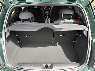 Used 2016 MINI Cooper Seven Green - Interior and Exterior details 10