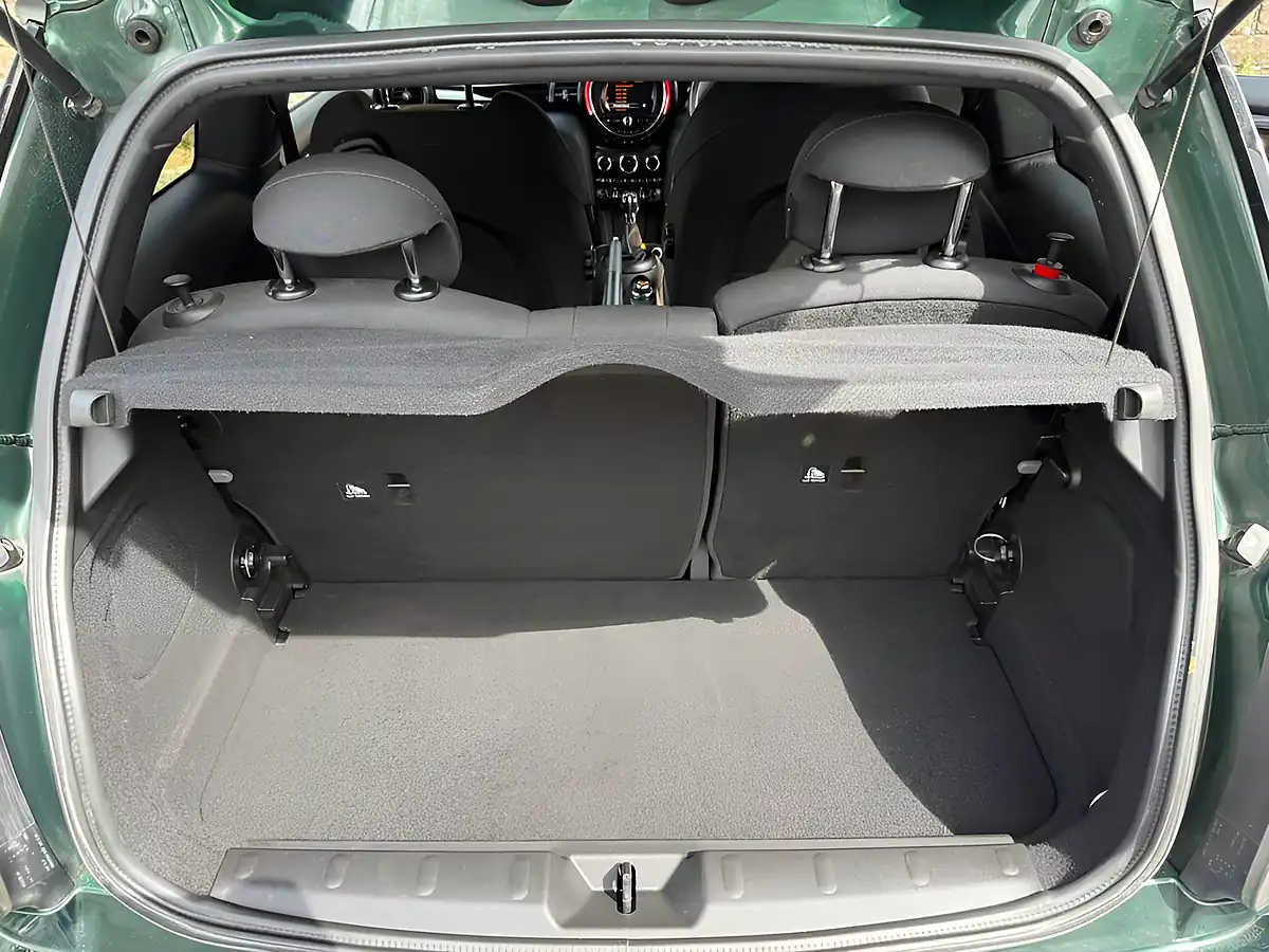 Used 2016 MINI Cooper Seven Green - Interior and Exterior details 10