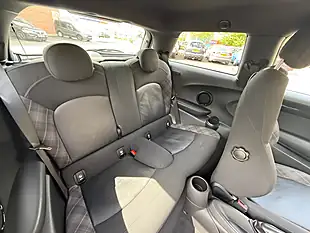 Used 2016 MINI Cooper Seven Green - Interior and Exterior details 13