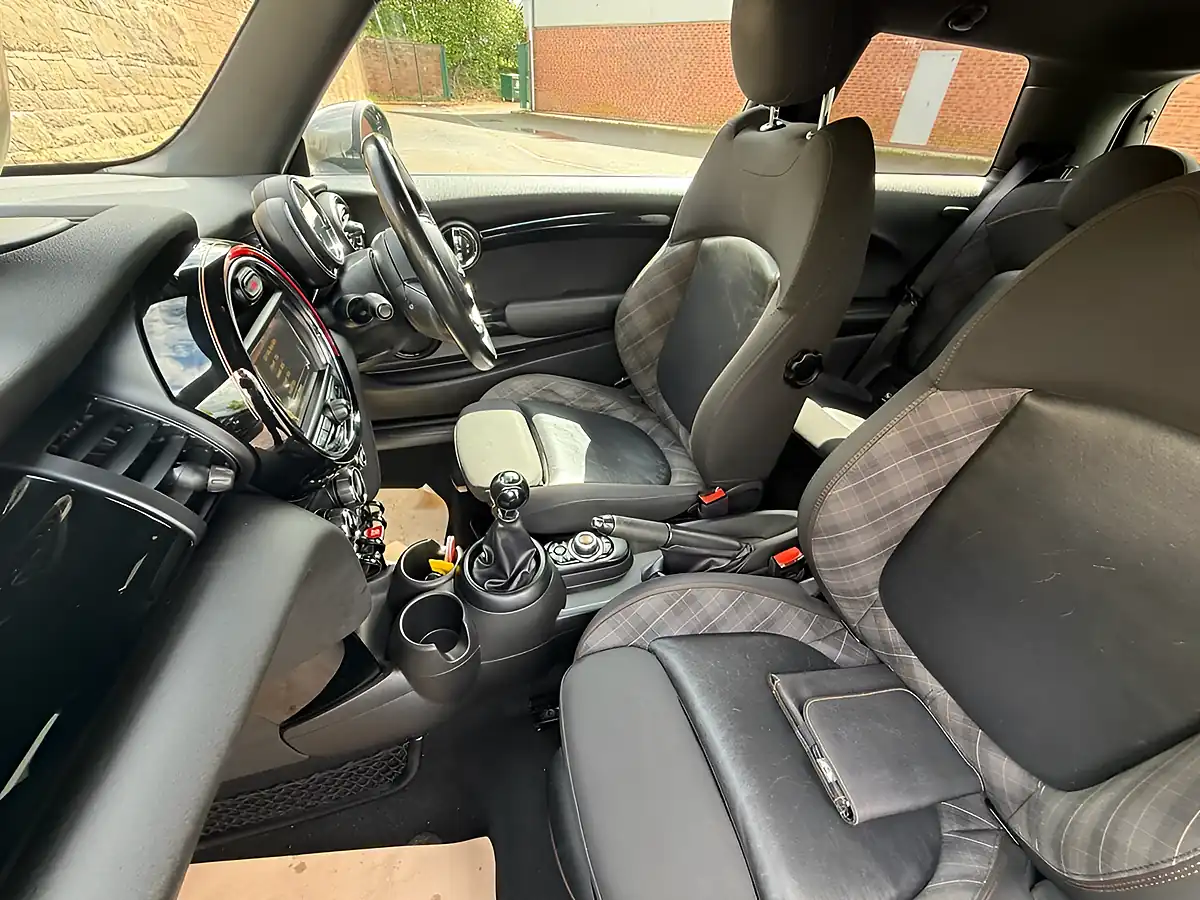 Used 2016 MINI Cooper Seven Green - Interior and Exterior details 15