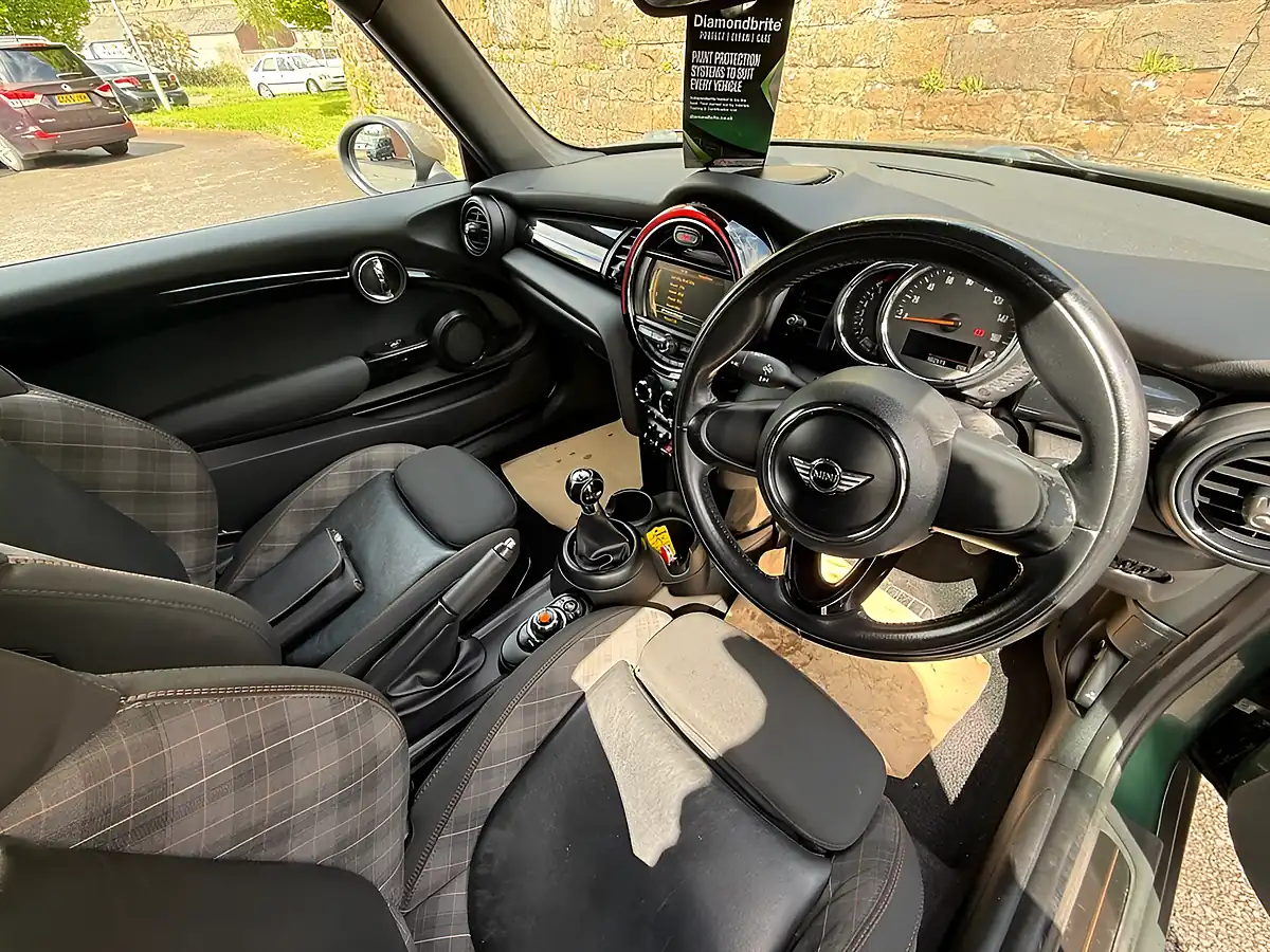 Used 2016 MINI Cooper Seven Green - Interior and Exterior details 17