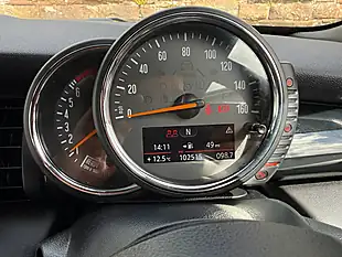 Used 2016 MINI Cooper Seven Green - Interior and Exterior details 19