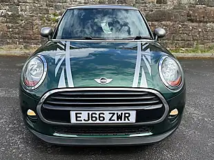 Used 2016 MINI Cooper Seven Green - Interior and Exterior details 2