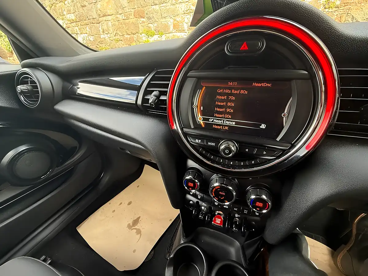 Used 2016 MINI Cooper Seven Green - Interior and Exterior details 20