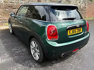 Used 2016 MINI Cooper Seven Green - Interior and Exterior details 9