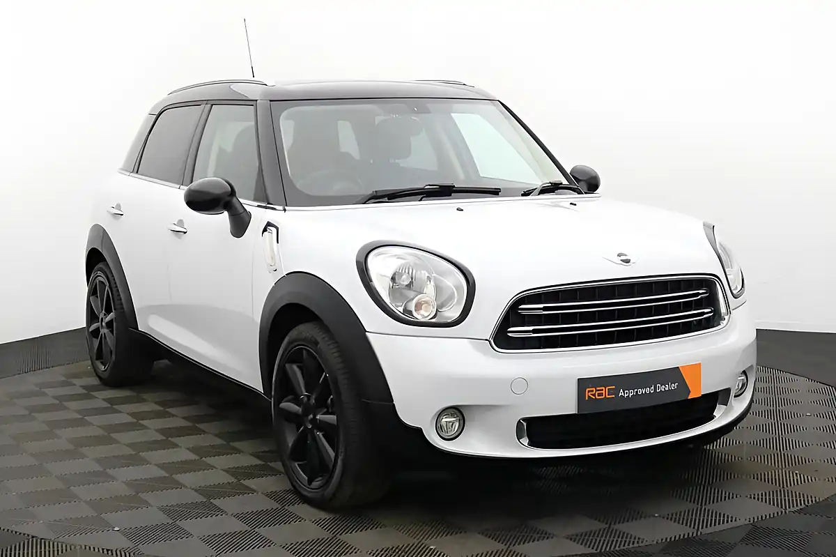 Used 2016 MINI Countryman Business Edition White - Interior and Exterior details 10
