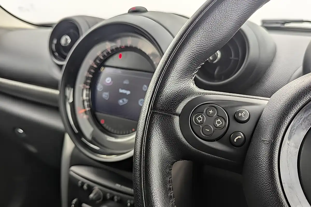 Used 2016 MINI Countryman Business Edition White - Interior and Exterior details 13