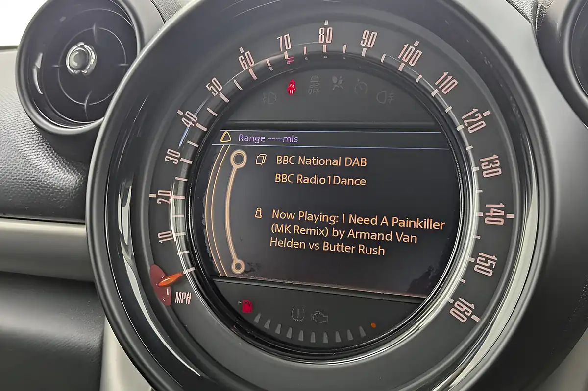 Used 2016 MINI Countryman Business Edition White - Interior and Exterior details 16