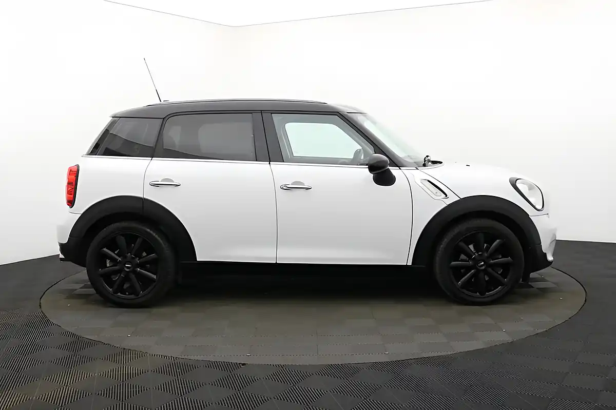 Used 2016 MINI Countryman Business Edition White - Interior and Exterior details 2