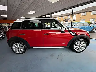 Used 2016 MINI Countryman Cooper ALL4 Red - Interior and Exterior details 2