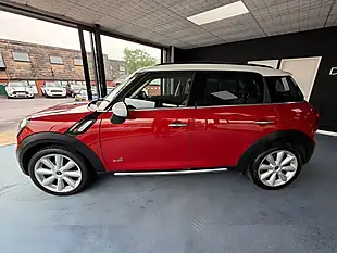 Used 2016 MINI Countryman Cooper ALL4 Red - Interior and Exterior details 5