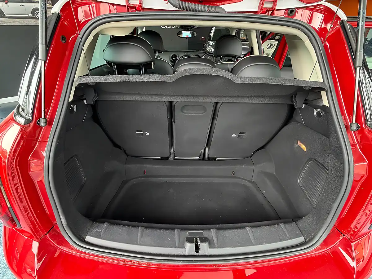Used 2016 MINI Countryman Cooper ALL4 Red - Interior and Exterior details 8