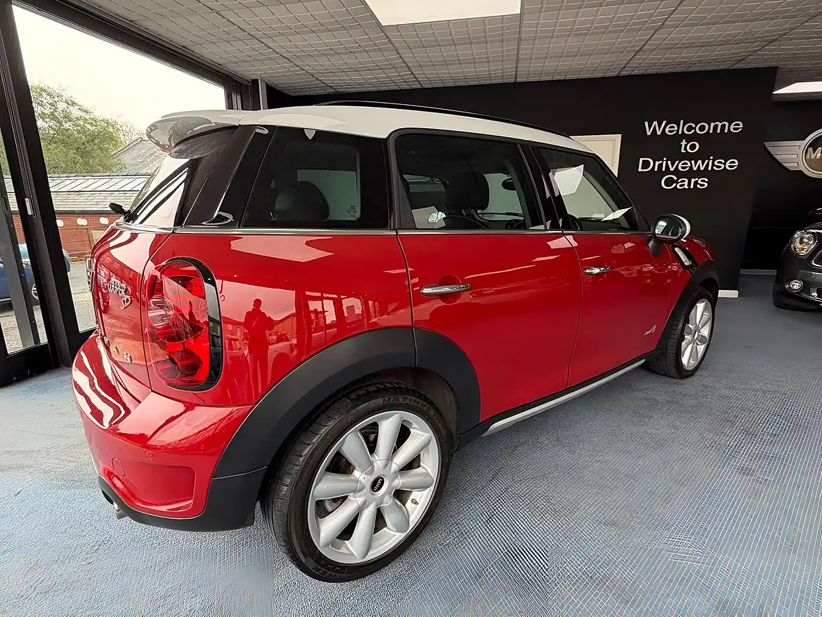 Used 2016 MINI Countryman Cooper ALL4 Red - Interior and Exterior details 9