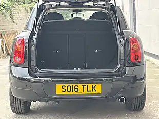 Used 2016 MINI Countryman Cooper Black - Interior and Exterior details 10