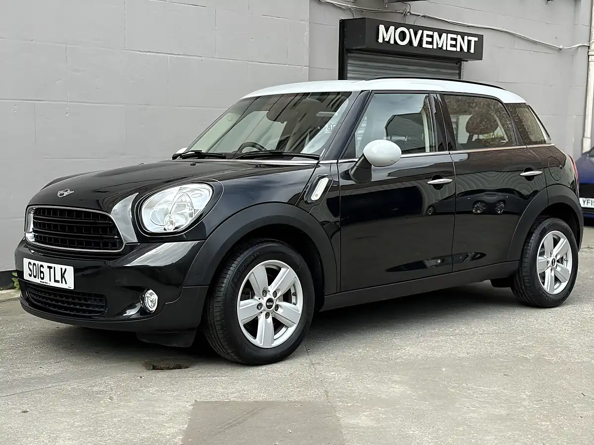 Used 2016 MINI Countryman Cooper Black - Interior and Exterior details 2