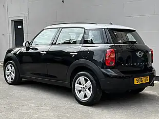 Used 2016 MINI Countryman Cooper Black - Interior and Exterior details 3