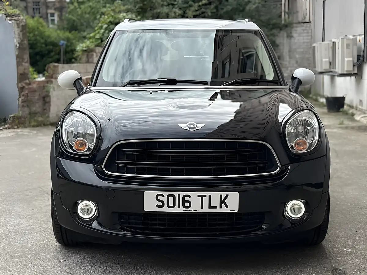 Used 2016 MINI Countryman Cooper Black - Interior and Exterior details 7