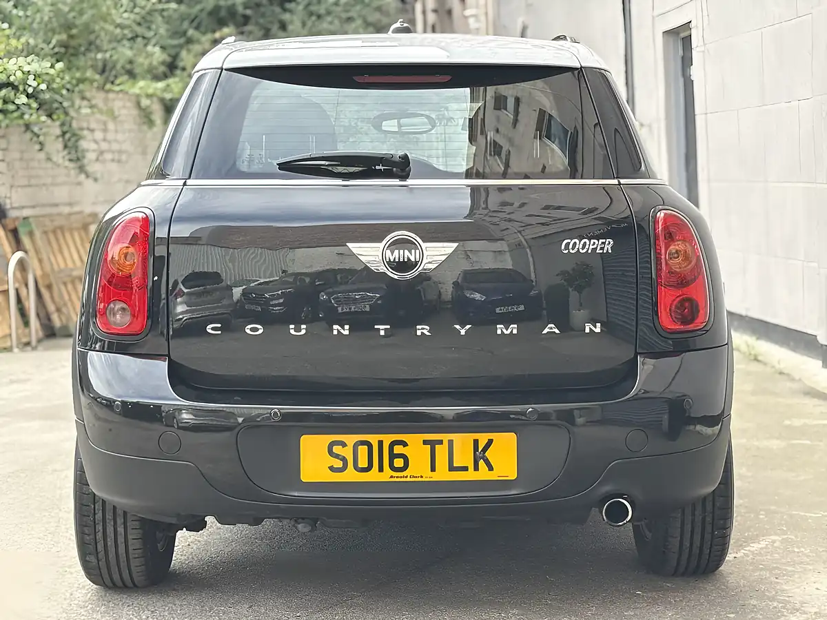 Used 2016 MINI Countryman Cooper Black - Interior and Exterior details 8