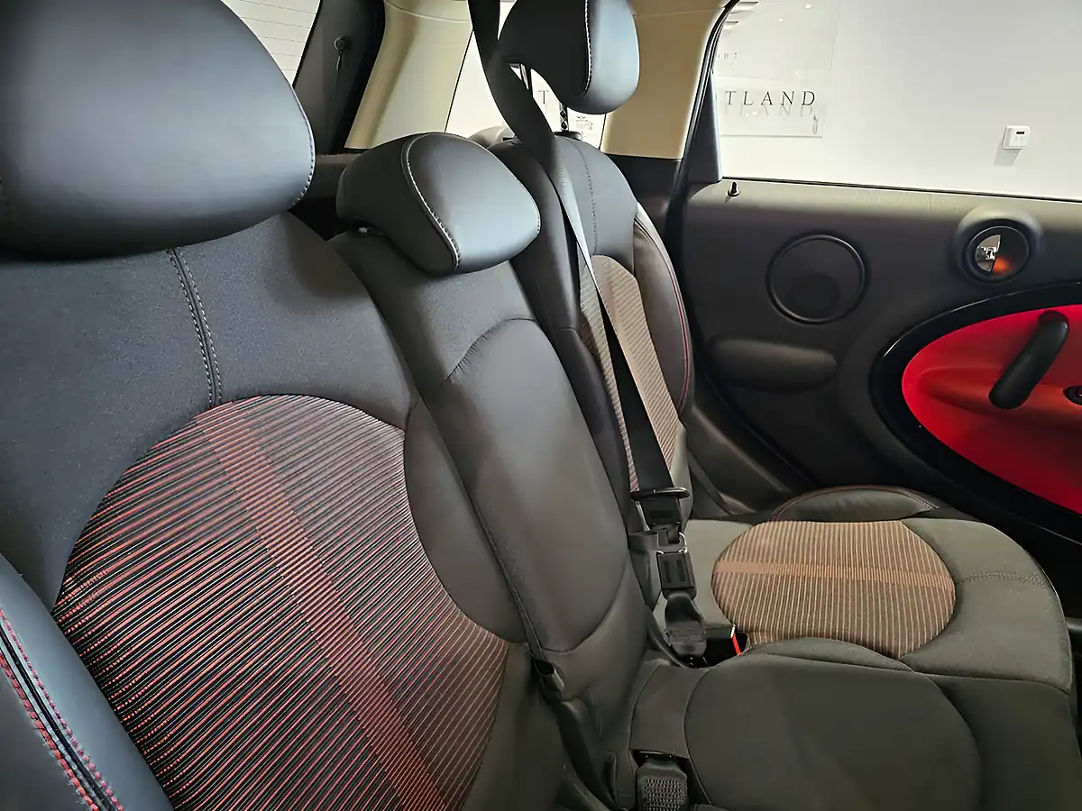 Used 2016 MINI Countryman Cooper Black - Interior and Exterior details 18