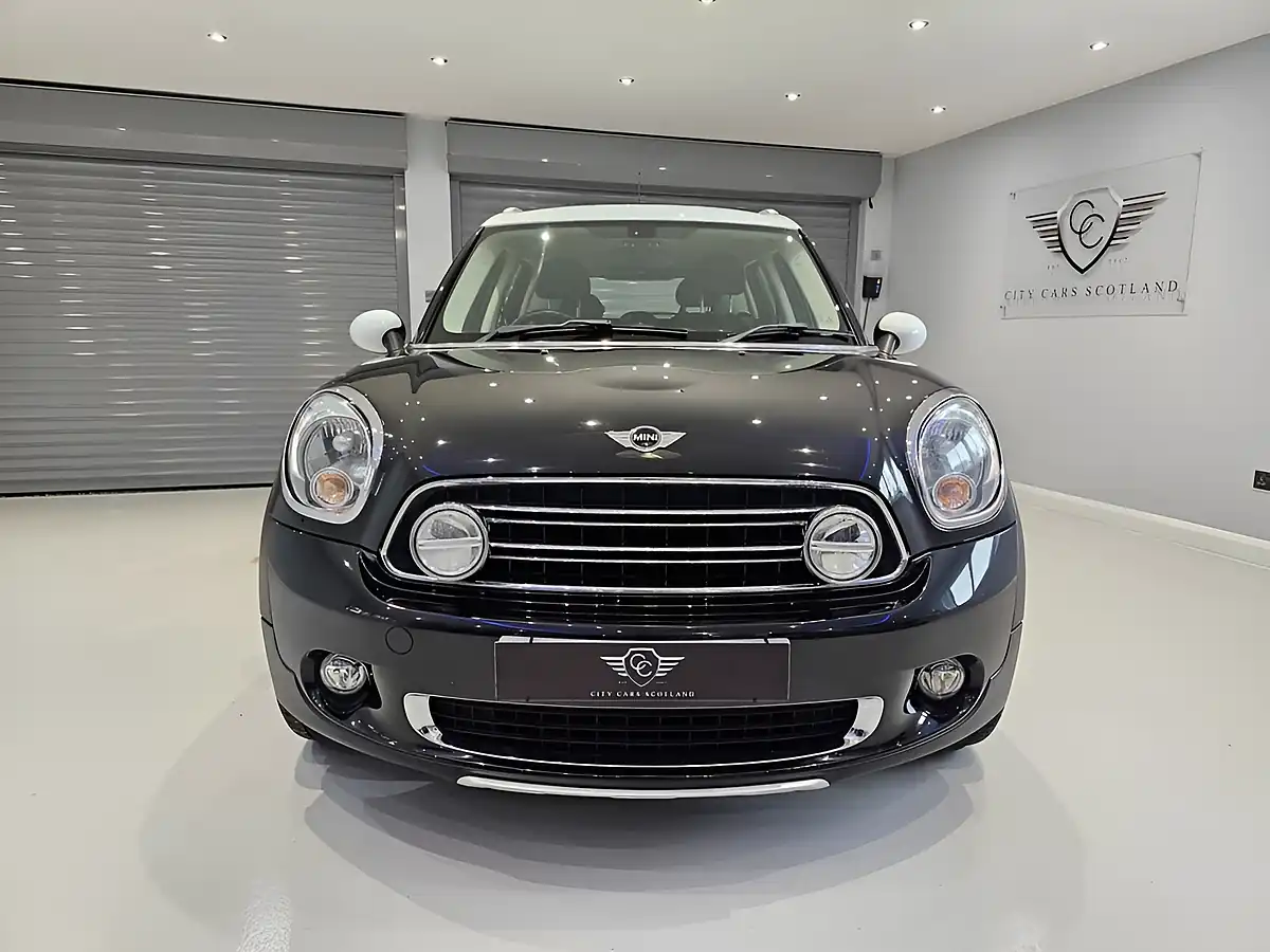 Used 2016 MINI Countryman Cooper Black - Interior and Exterior details 2