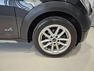 Used 2016 MINI Countryman Cooper Black - Interior and Exterior details 8