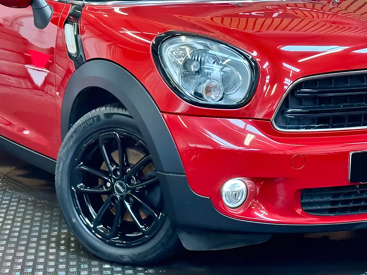 Used 2016 MINI Countryman Cooper Blazing Red - Interior and Exterior details 11