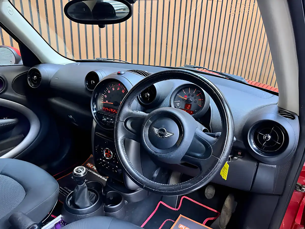 Used 2016 MINI Countryman Cooper Blazing Red - Interior and Exterior details 12