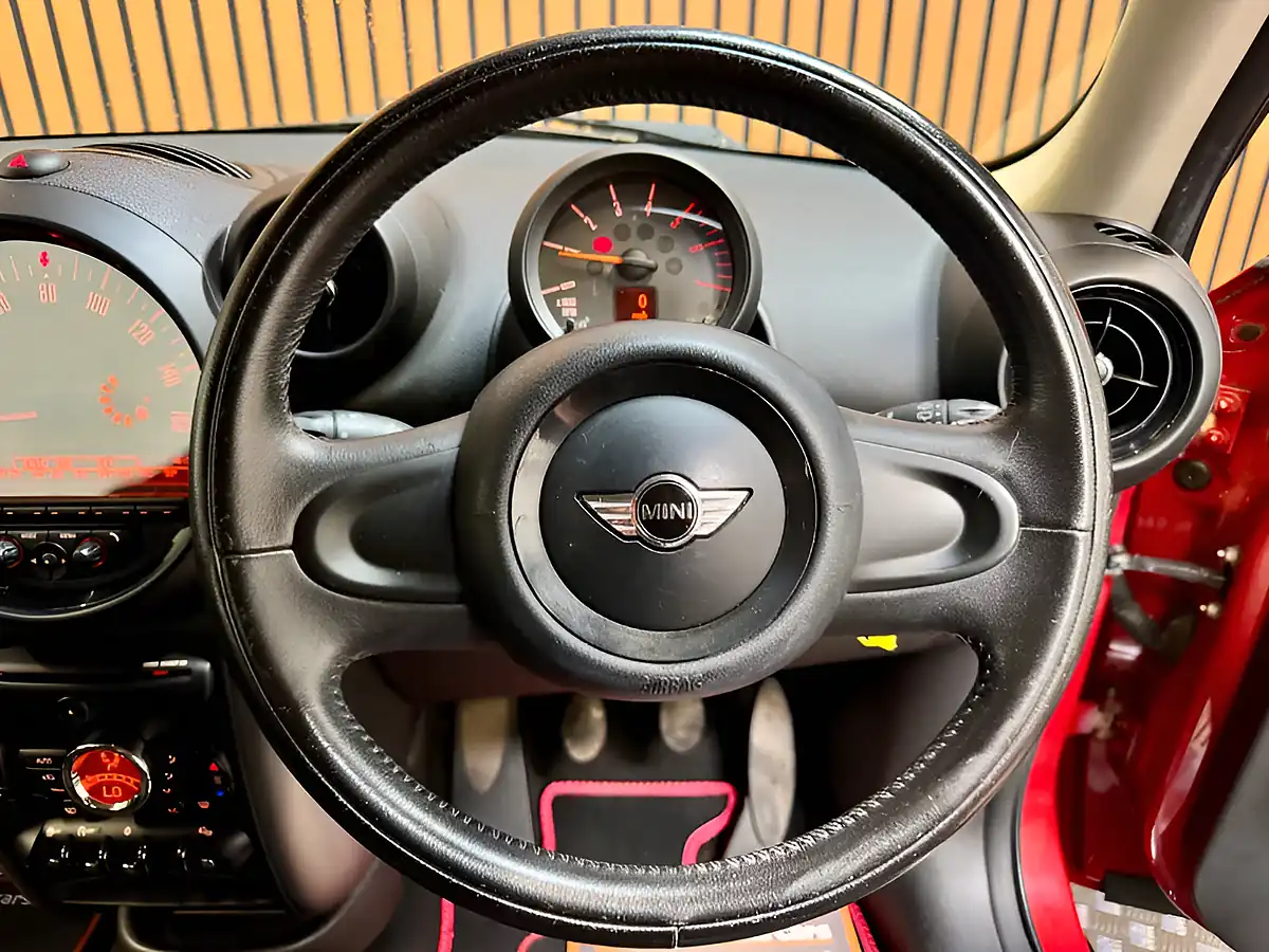 Used 2016 MINI Countryman Cooper Blazing Red - Interior and Exterior details 13