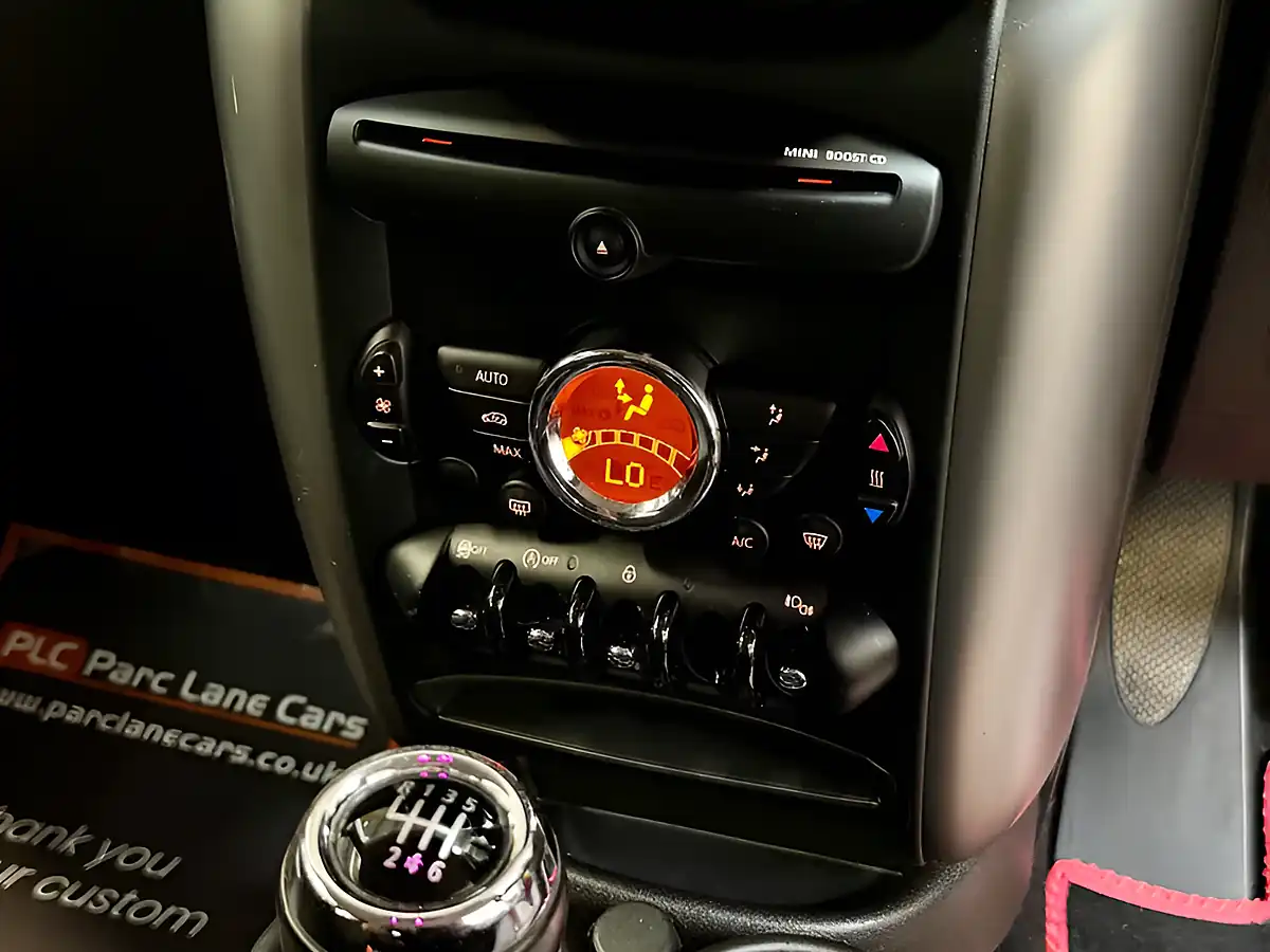 Used 2016 MINI Countryman Cooper Blazing Red - Interior and Exterior details 19