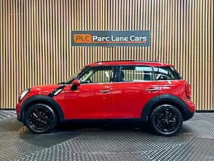 Used 2016 MINI Countryman Cooper Blazing Red - Interior and Exterior details 7