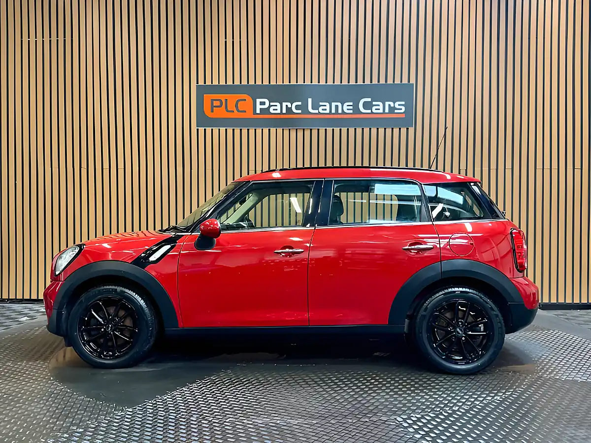 Used 2016 MINI Countryman Cooper Blazing Red - Interior and Exterior details 7