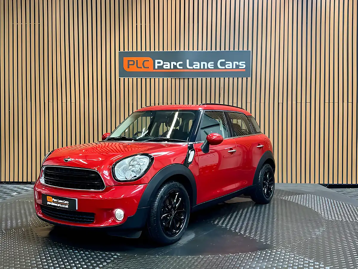 Used 2016 MINI Countryman Cooper Blazing Red - Interior and Exterior details 8