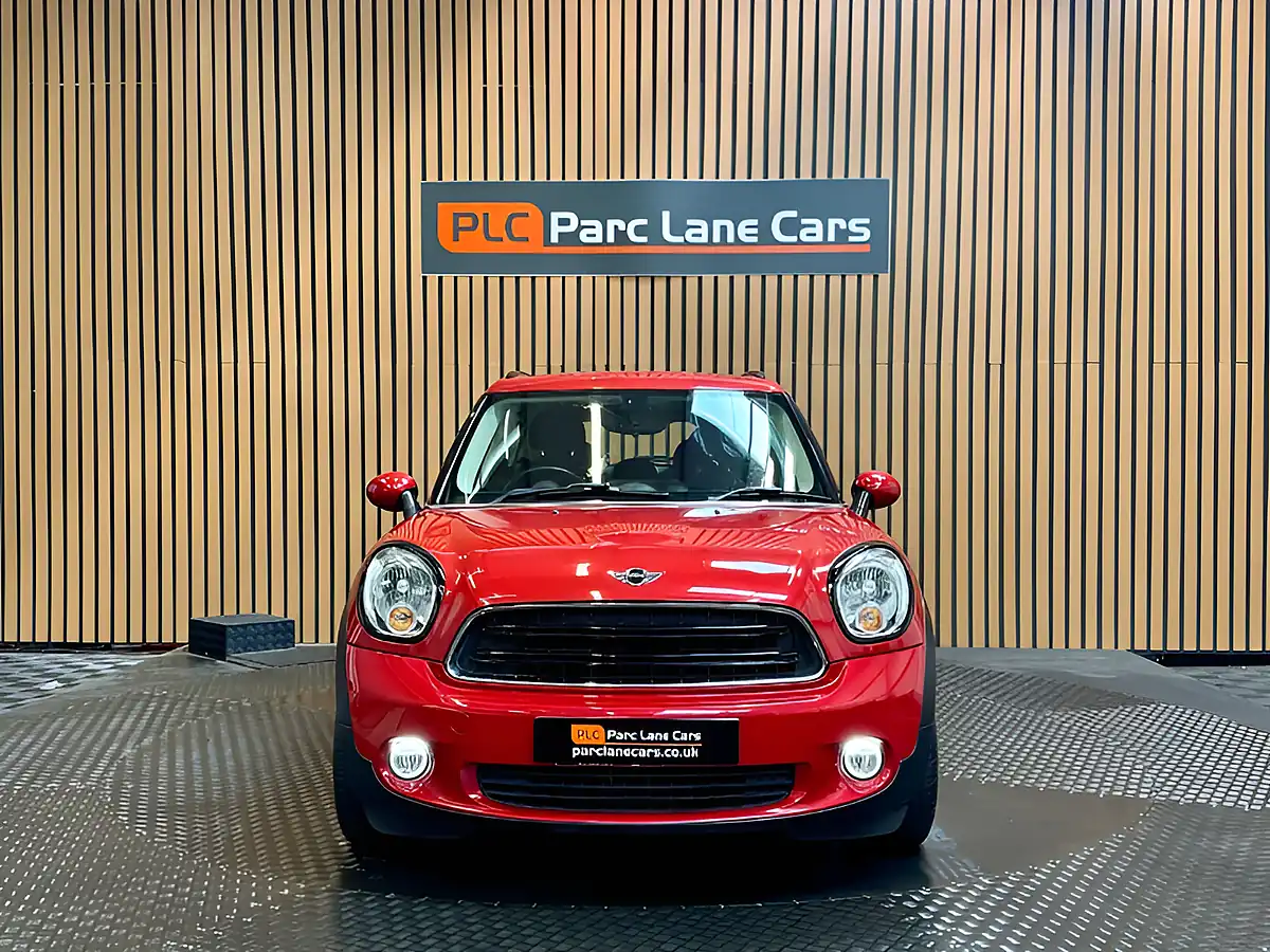 Used 2016 MINI Countryman Cooper Blazing Red - Interior and Exterior details 9