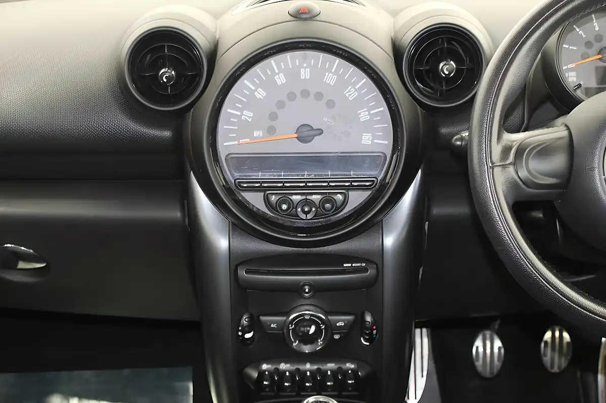 Used 2016 MINI Countryman Cooper Blue - Interior and Exterior details 14