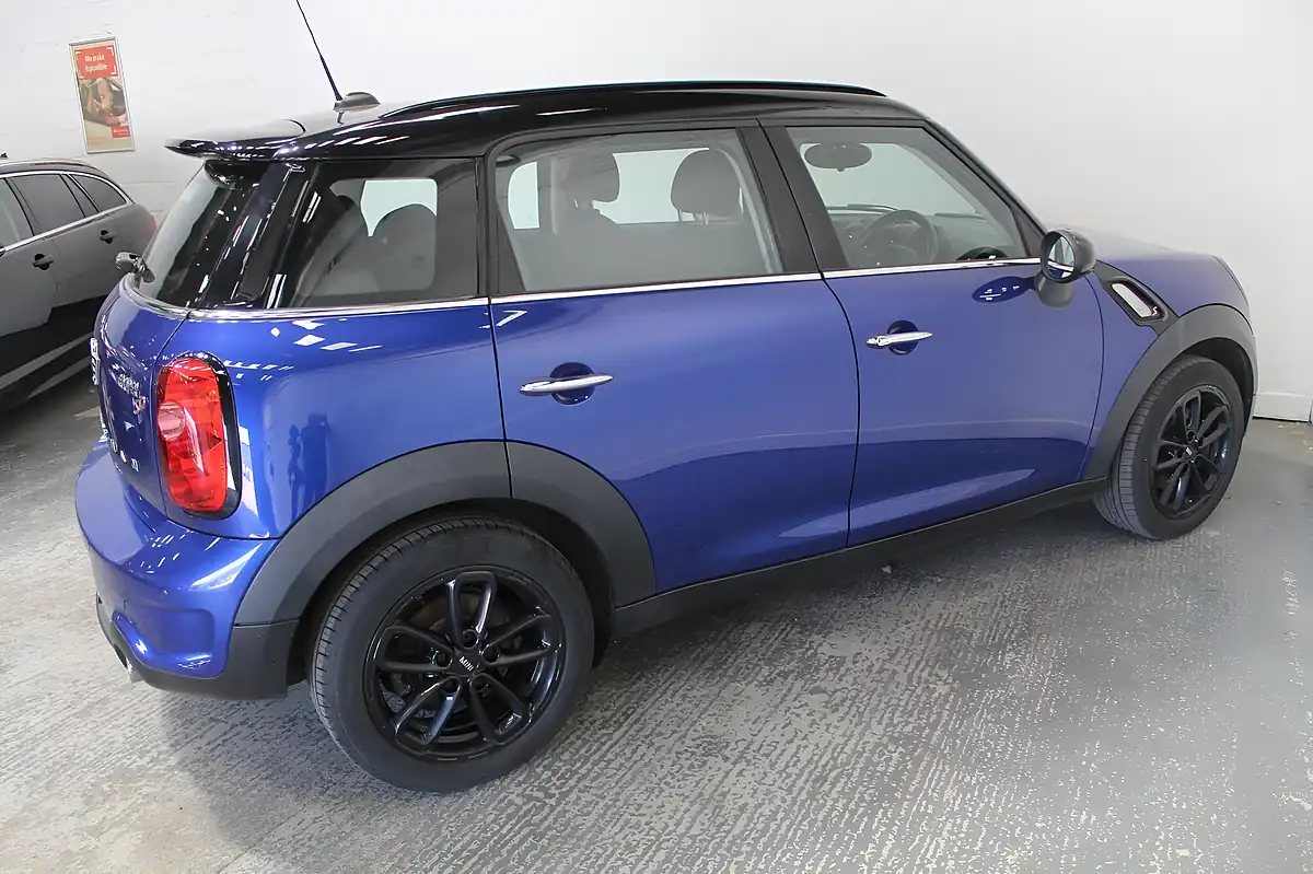 Used 2016 MINI Countryman Cooper Blue - Interior and Exterior details 8