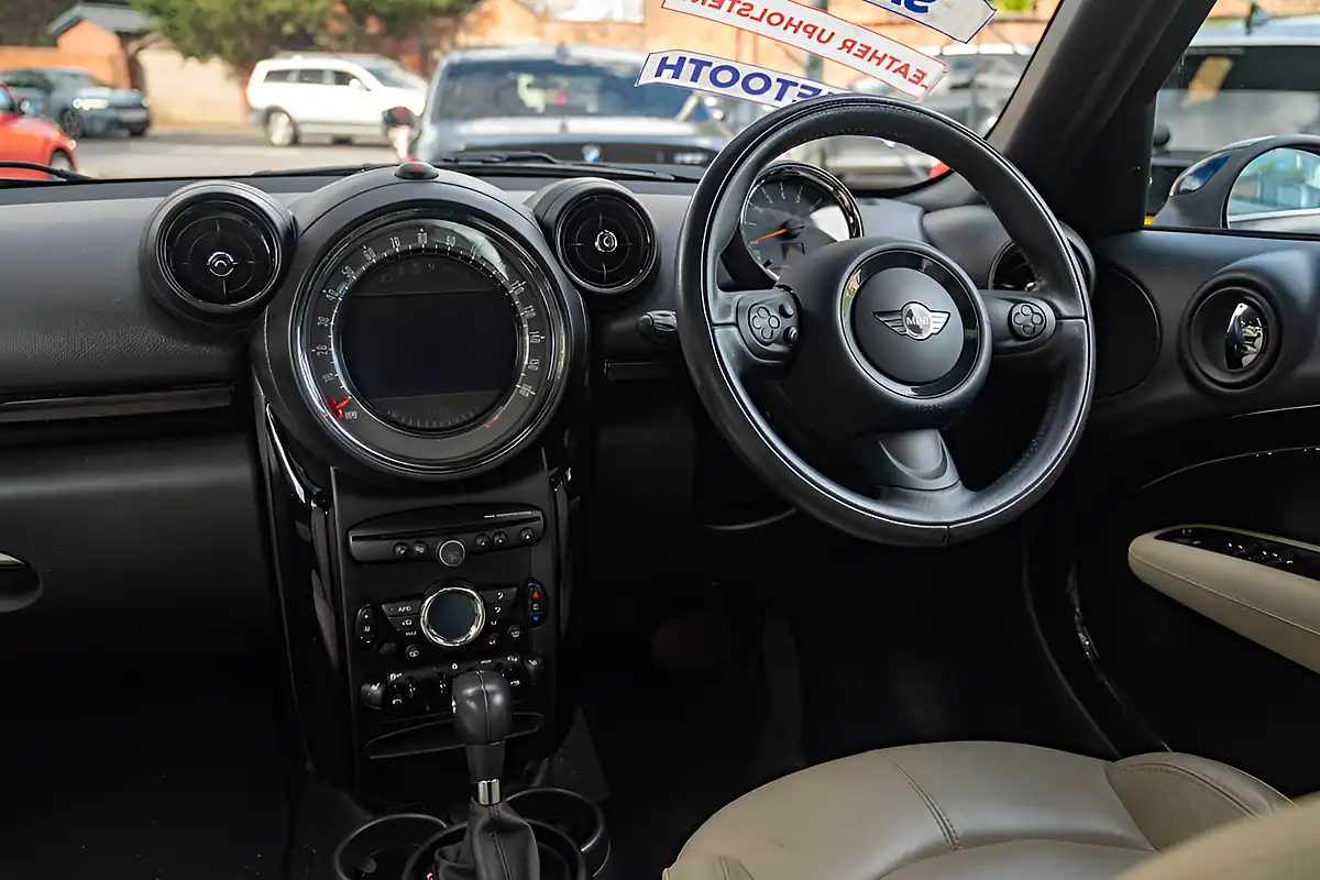 Used 2016 MINI Countryman Cooper Cosmic Blue - Interior and Exterior details 17