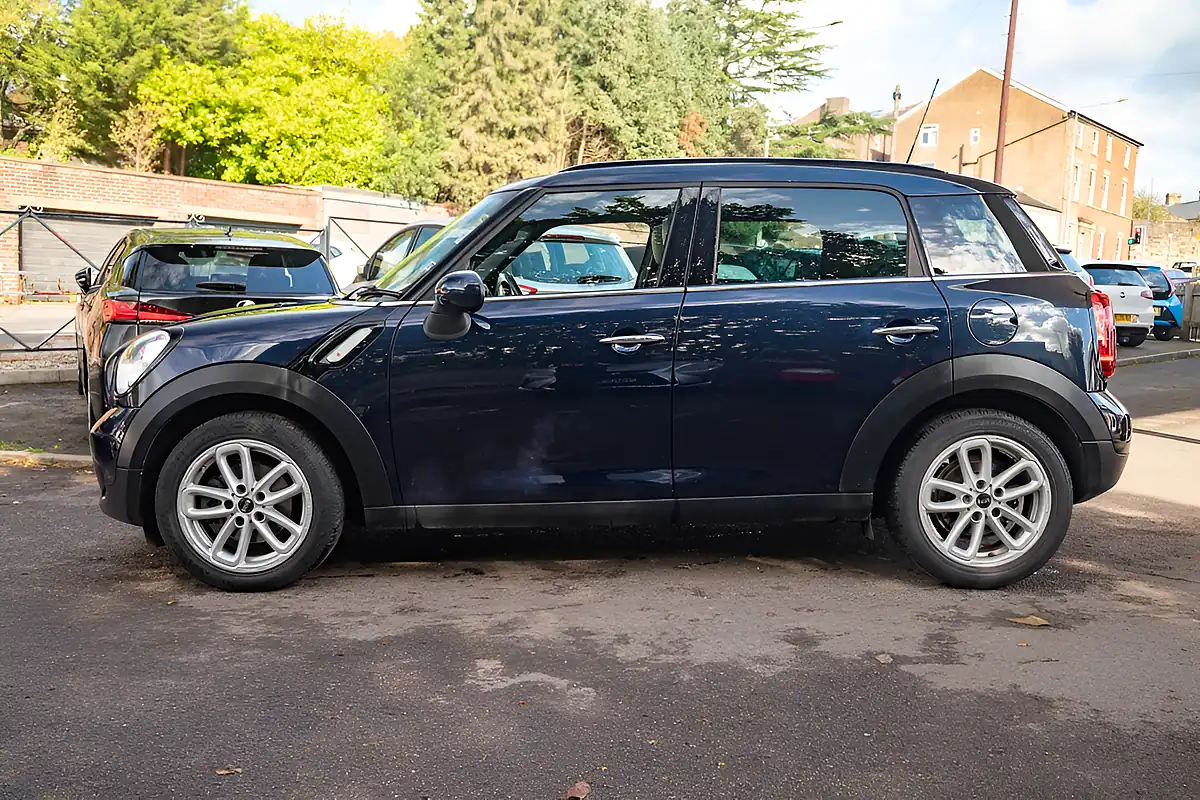 Used 2016 MINI Countryman Cooper Cosmic Blue - Interior and Exterior details 5