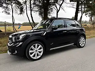 Used 2016 MINI Countryman Cooper S Black - Interior and Exterior details 10