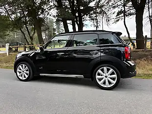 Used 2016 MINI Countryman Cooper S Black - Interior and Exterior details 11