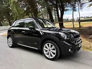 Used 2016 MINI Countryman Cooper S Black - Interior and Exterior details 2