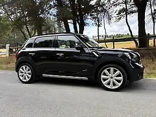 Used 2016 MINI Countryman Cooper S Black - Interior and Exterior details 3