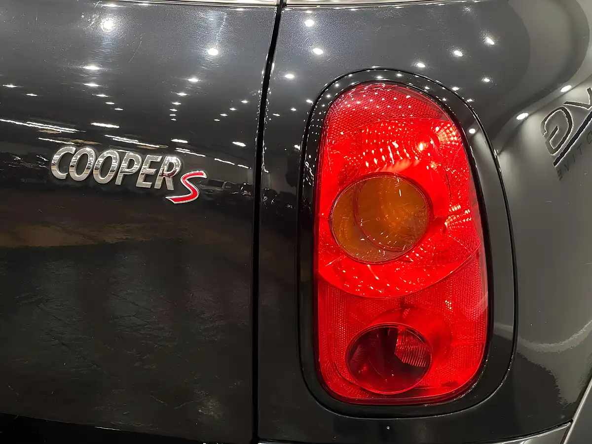 Used 2016 MINI Countryman Cooper S Black - Interior and Exterior details 12