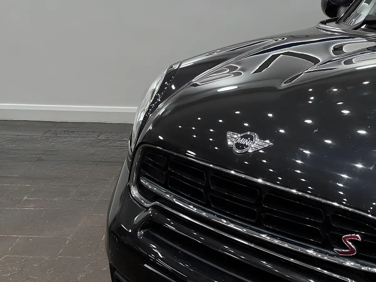 Used 2016 MINI Countryman Cooper S Black - Interior and Exterior details 9